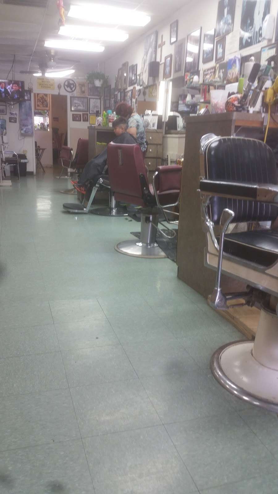Drake Barber Shop | 7056 Lawndale St # B, Houston, TX 77023, USA | Phone: (713) 926-2794