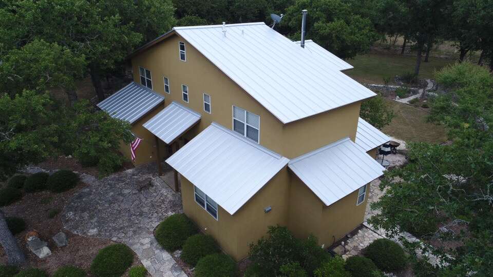 GC Services Roofing and Construction LLC | 8241 Roy Ln, San Antonio, TX 78250, USA | Phone: (210) 846-7677