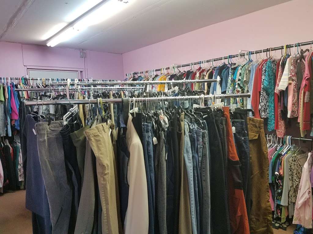 Paddock Lake Thrift Shop | 24408 75th St, Salem, WI 53168, USA | Phone: (262) 586-5341