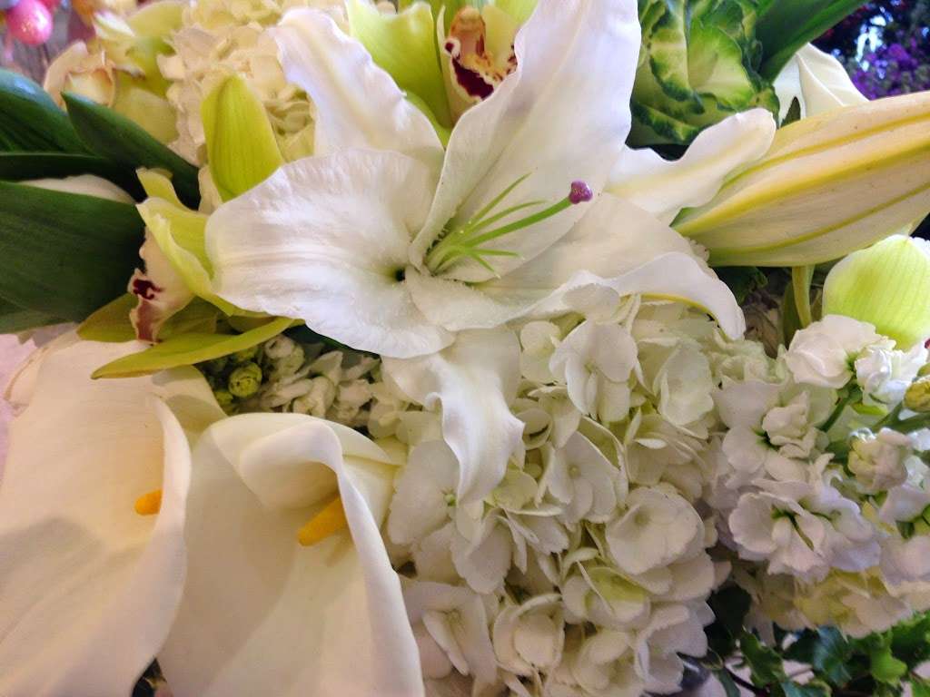 CC fine florals | 8 Whatney, Irvine, CA 92618, USA | Phone: (949) 702-2266