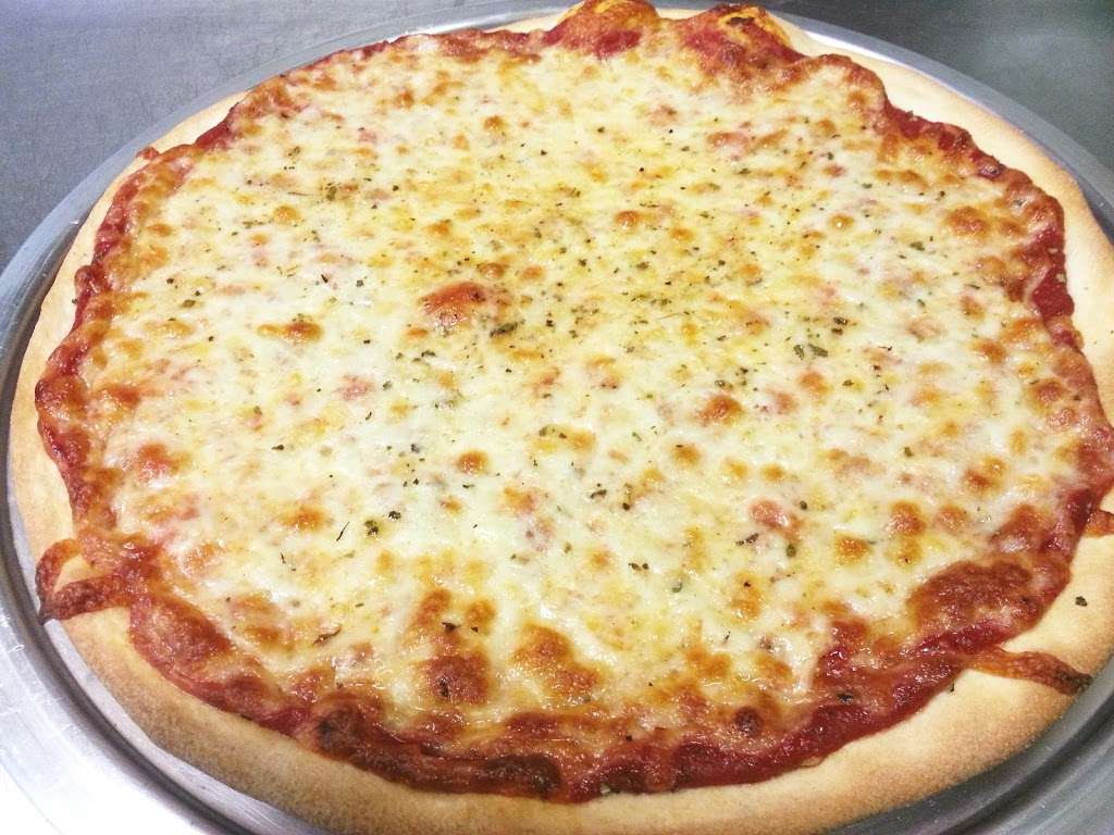 Penguinos Pizza | 141 W Dundee Rd, Buffalo Grove, IL 60089, USA | Phone: (847) 459-0002