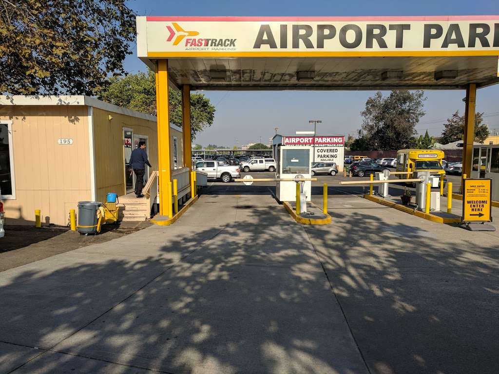 FastTrack Airport Parking | 195 98th Ave, Oakland, CA 94603 | Phone: (510) 569-9777