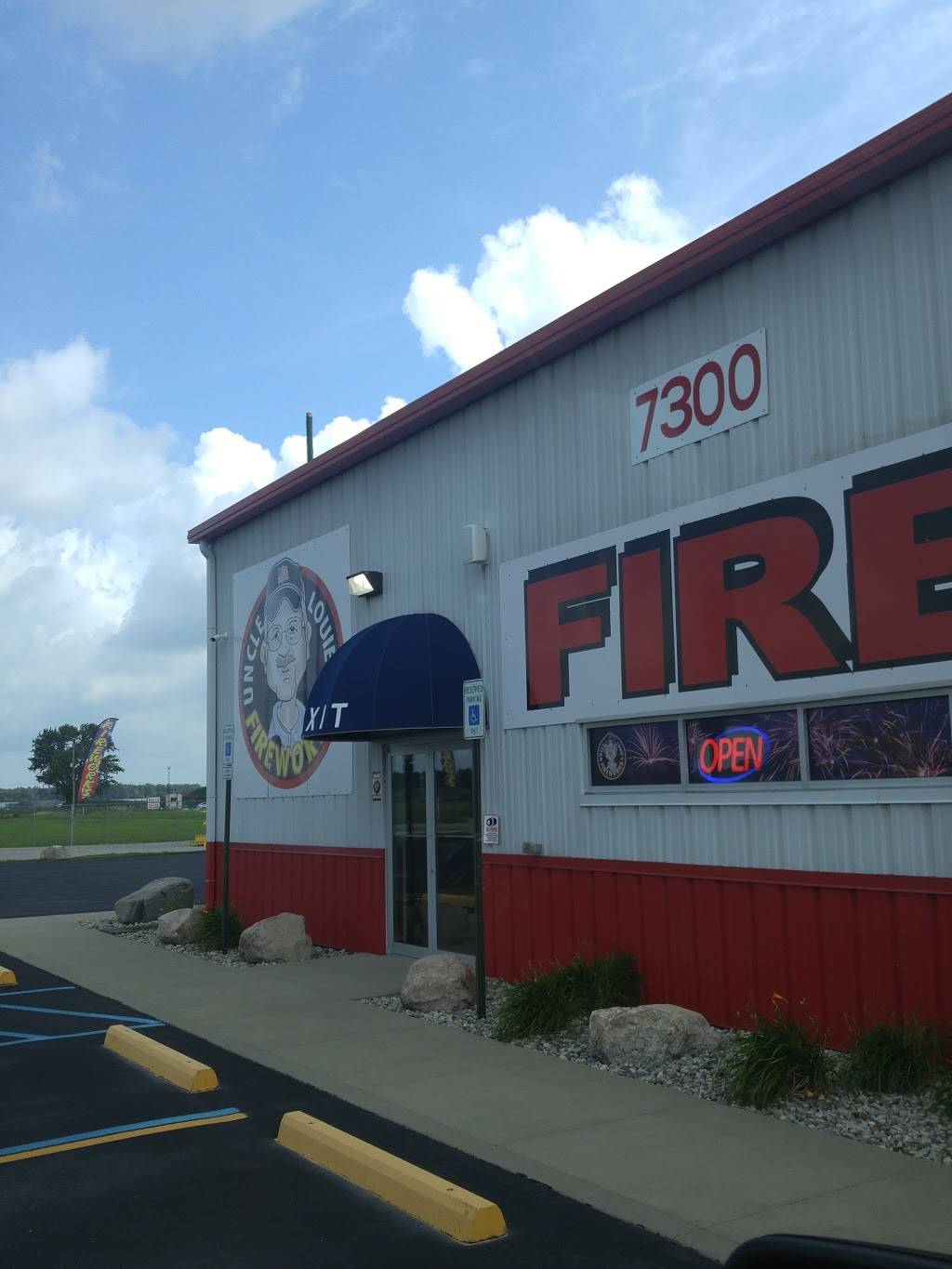 Uncle Louies Fireworks | 7300 Schnipke Dr, Ottawa Lake, MI 49267, USA | Phone: (734) 854-3500