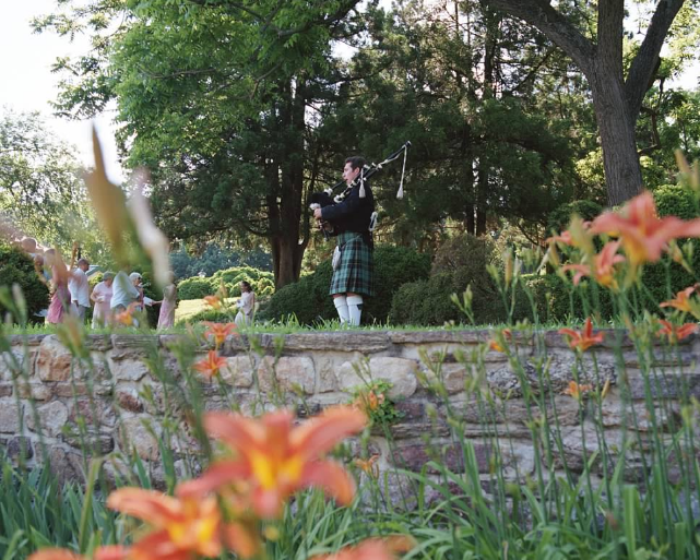 Baltimore Bagpiper Francis Wallace | 7213 Glenoak Ave, Baltimore, MD 21234 | Phone: (410) 444-4188