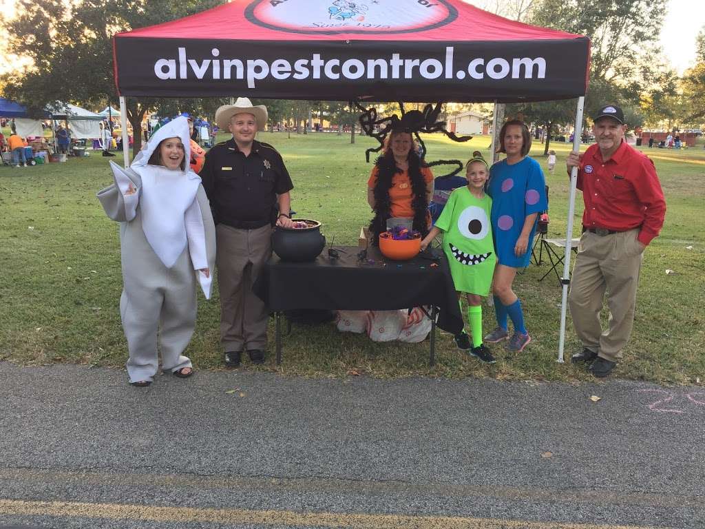 Alvin Pest Control, LLC | 213 N Beauregard St, Alvin, TX 77511, USA | Phone: (281) 331-0126