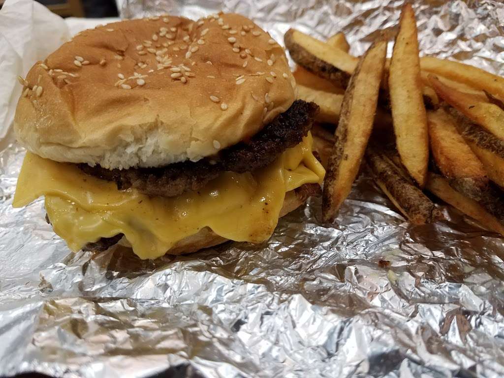 Five Guys | 170 Providence Hwy, Dedham, MA 02026, USA | Phone: (781) 326-1158