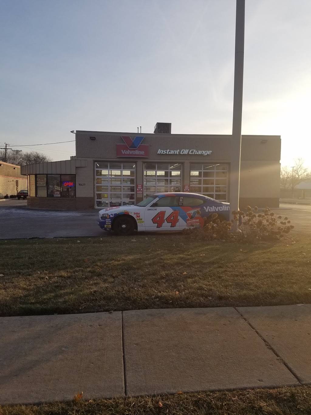 Valvoline Instant Oil Change | 10427 Telegraph Rd, Taylor, MI 48180, USA | Phone: (313) 291-5800