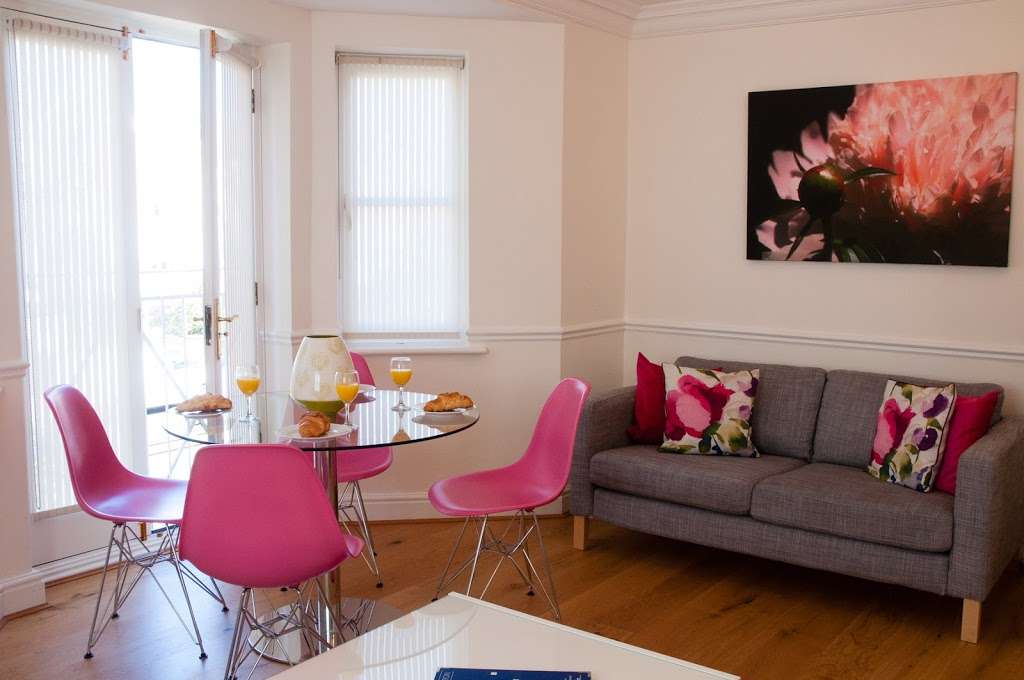 Clarendon Serviced Apartments - Richmond Park | Manning Pl, Richmond TW10 6LJ, UK | Phone: 01784 489200