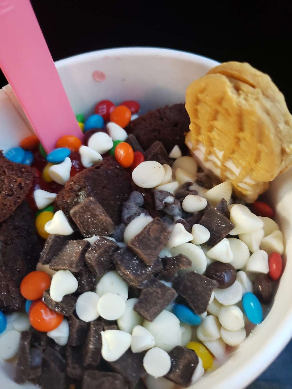 Yogurtland | 4235 N University Pkwy Suite 103, San Bernardino, CA 92407, USA | Phone: (909) 887-0700