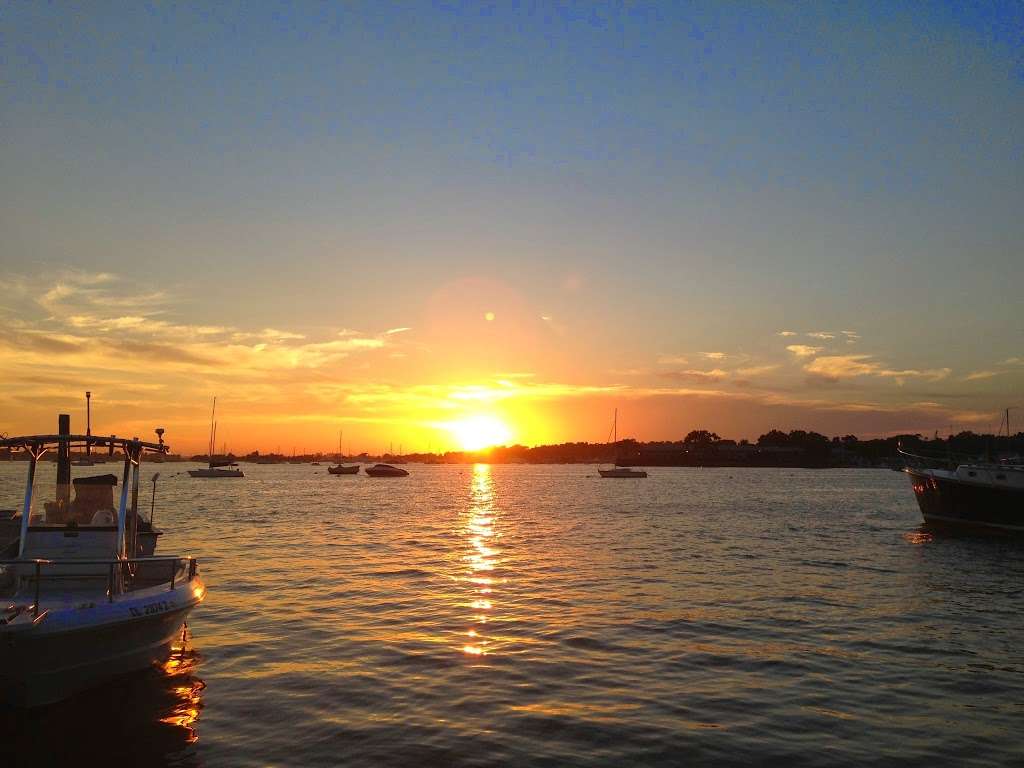 Long Island Boat Rentals | 403 Main St, Port Washington, NY 11050, USA | Phone: (516) 761-0840