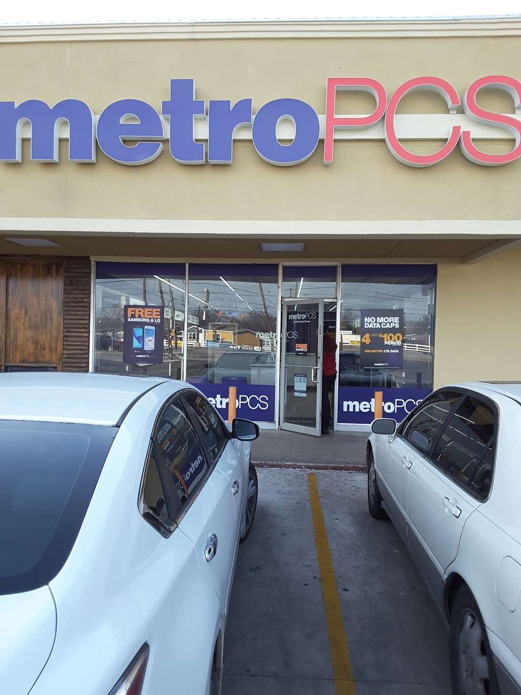 Metro by T-Mobile | 98 Lanark Dr, San Antonio, TX 78218, USA | Phone: (210) 375-4219