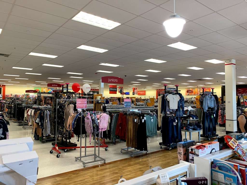 T.J. Maxx & HomeGoods | 10 Michels Way, Londonderry, NH 03053, USA | Phone: (603) 421-9761