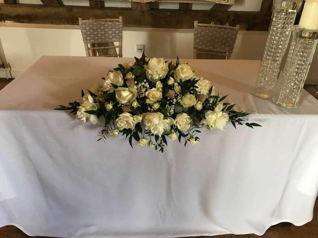 Sues Flowers | Blakes Farm, Parsloe Rd, Epping CM16 6QB, UK | Phone: 01992 892249