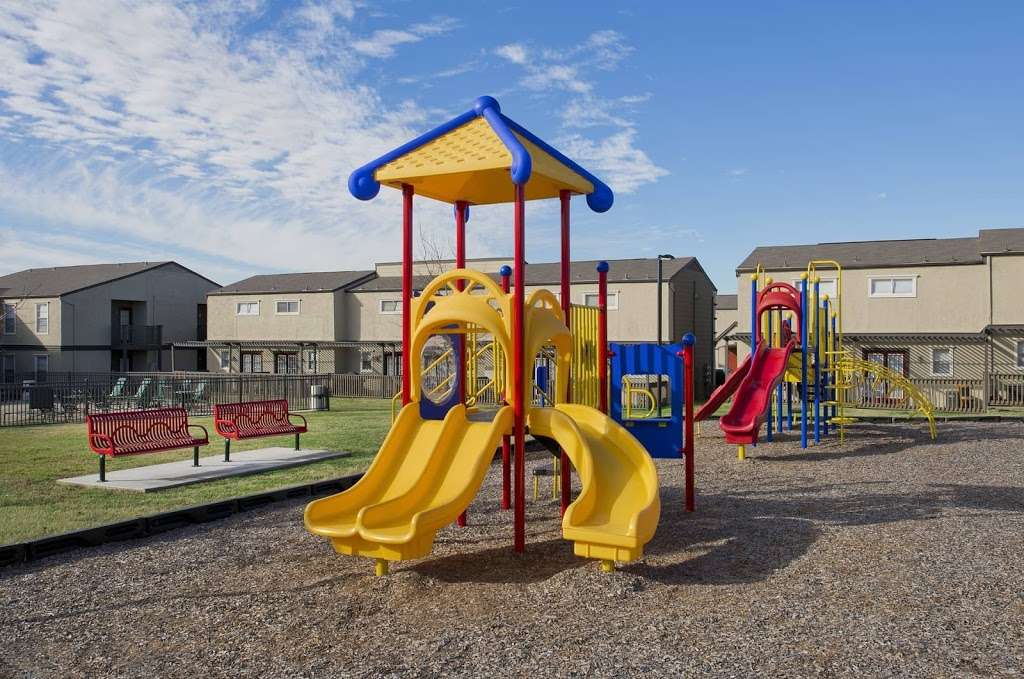 Addison Apartments at the Park | 3925 Vitruvian Way, Addison, TX 75001, USA | Phone: (214) 666-8163