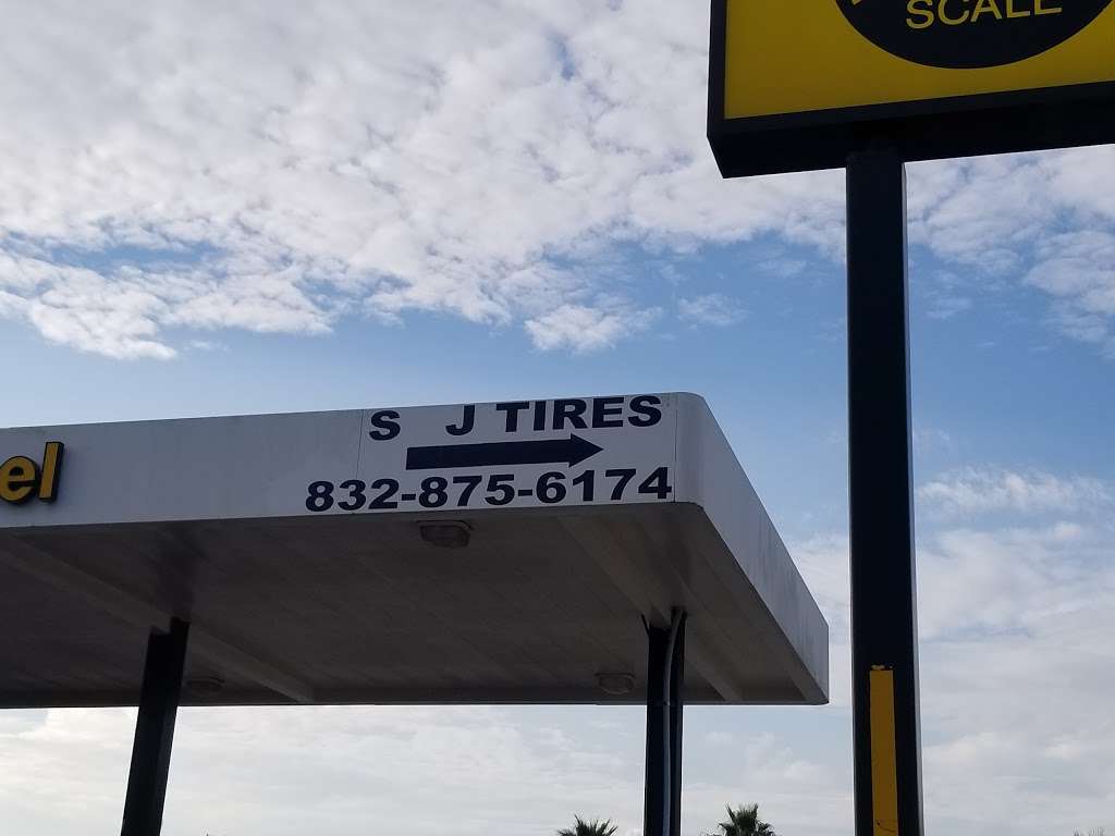 SJ Tire Sales | 10328 E Freeway Service Rd, Baytown, TX 77523, USA | Phone: (832) 875-6174