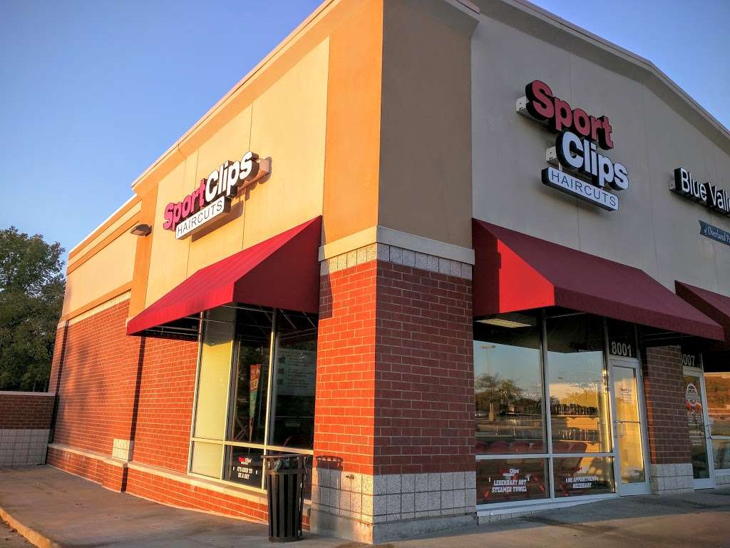 Sport Clips Haircuts of The Shoppes at 151st | 8001 151st St Ste. 101, Overland Park, KS 66223, USA | Phone: (913) 681-1935