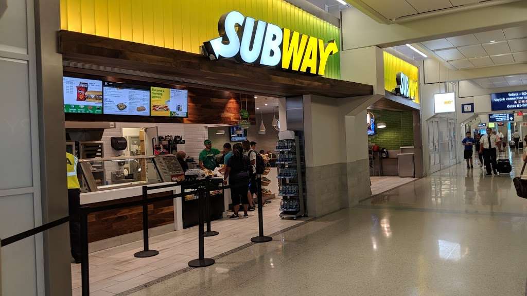 Subway | 2141 S. International Pkwy Dfw Gate B-24, Dfw Airport, TX 75261, USA | Phone: (972) 973-7753