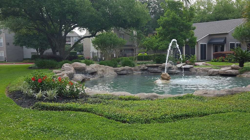 Walden Pond Apartments | 12850 Whittington Dr, Houston, TX 77077 | Phone: (281) 497-7317