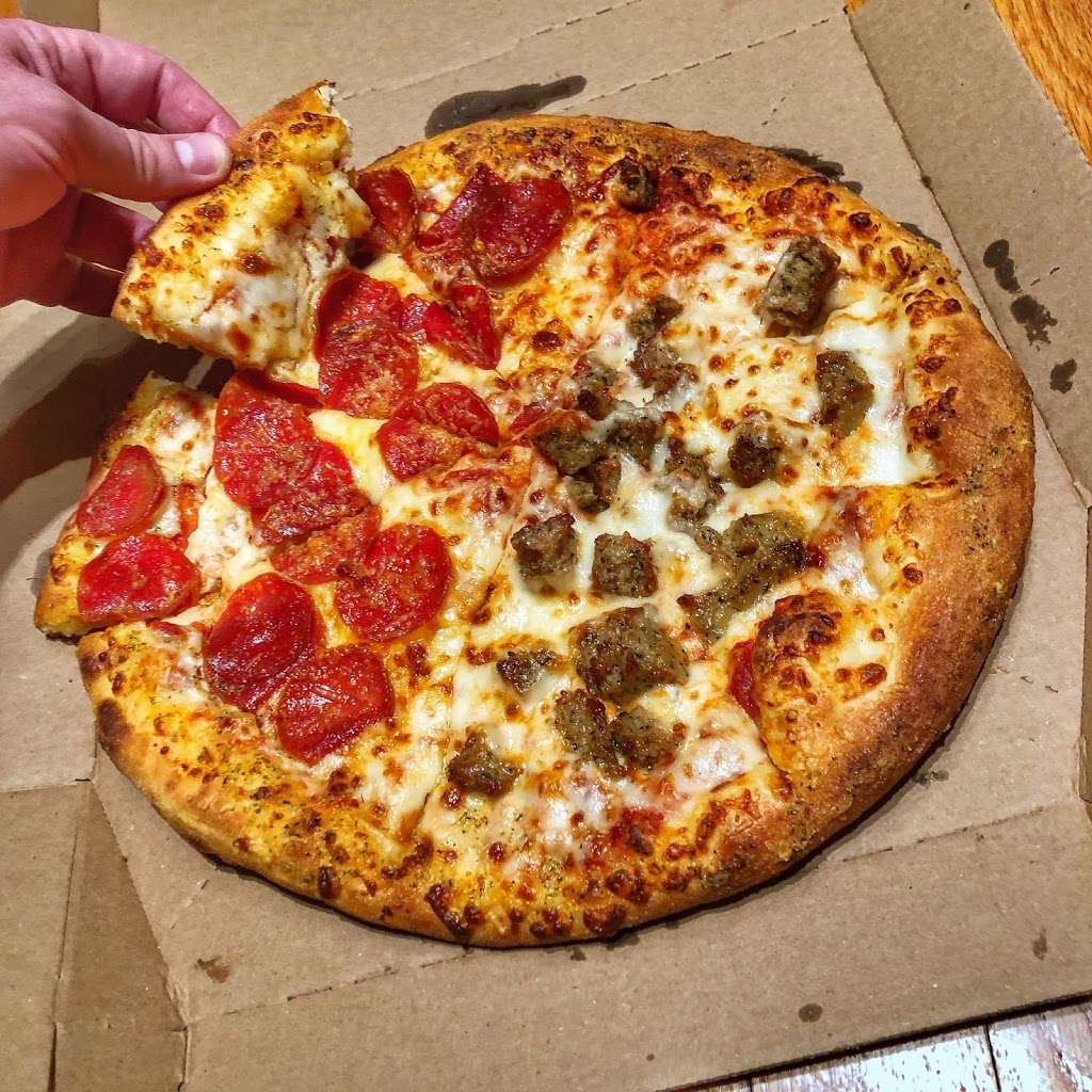 Dominos Pizza | 333 Union Ave, Rutherford, NJ 07070, USA | Phone: (201) 933-7900