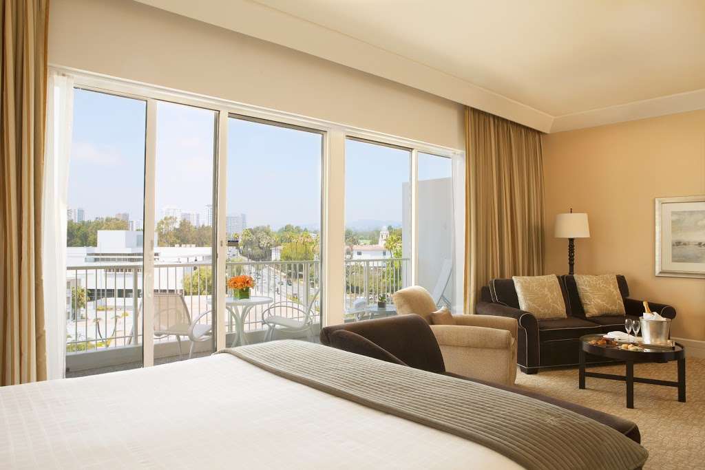 The Beverly Hilton | 9876 Wilshire Blvd, Beverly Hills, CA 90210 | Phone: (310) 274-7777