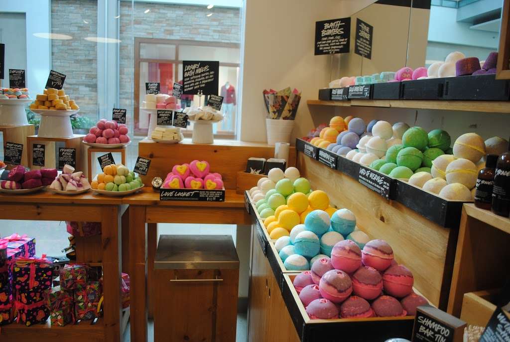 LUSH | 10300 Little Patuxent Pkwy #1950, Columbia, MD 21044, USA | Phone: (410) 730-1364