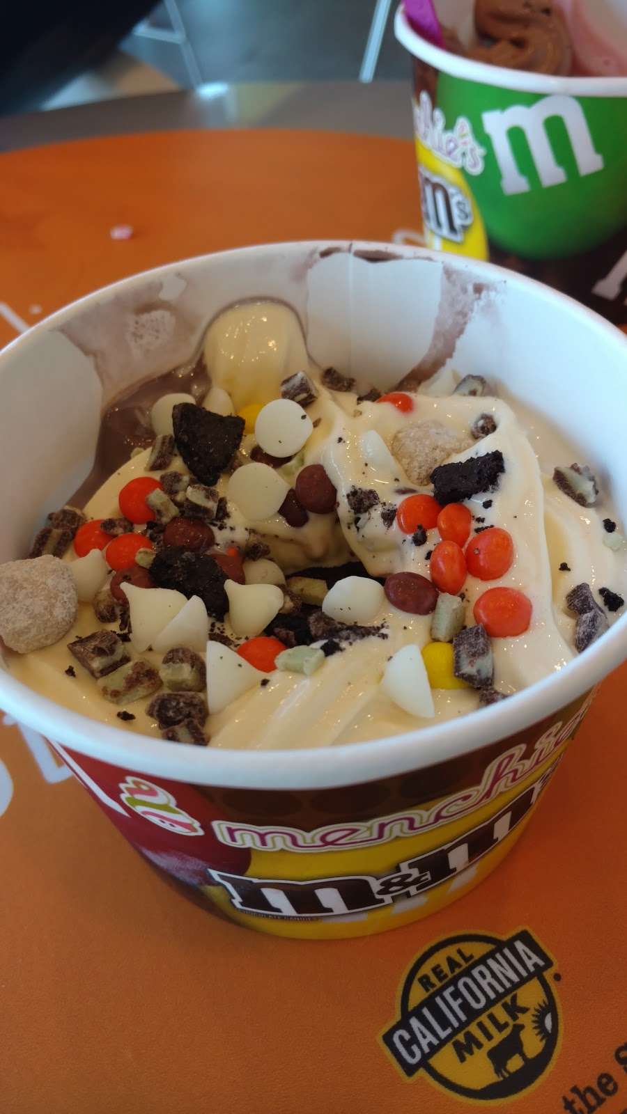 Menchies Frozen Yogurt | 2353 Bay Area Blvd Ste A, Houston, TX 77058, USA | Phone: (281) 218-6060