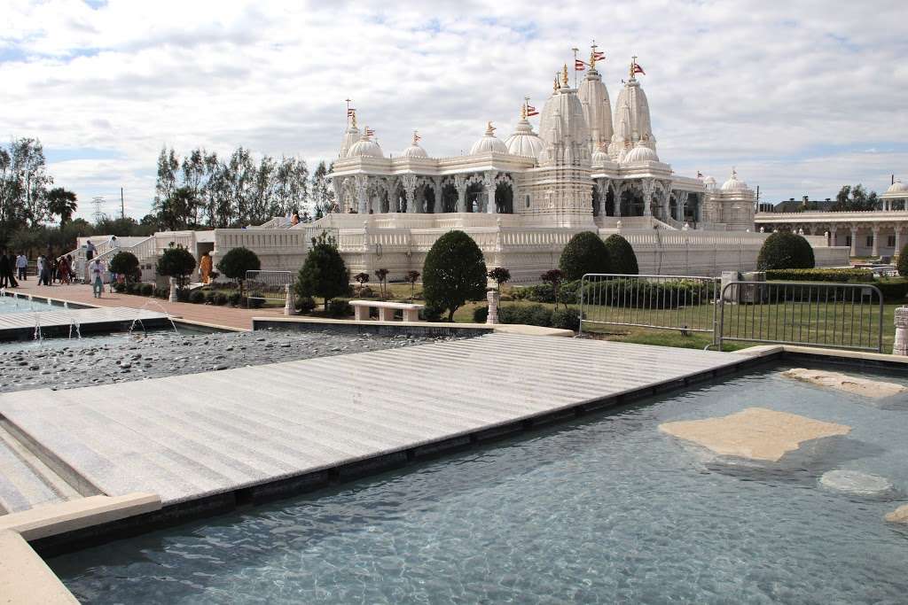 BAPS Shri Swaminarayan Mandir | 1150 Brand Ln, Stafford, TX 77477, USA | Phone: (281) 765-2277