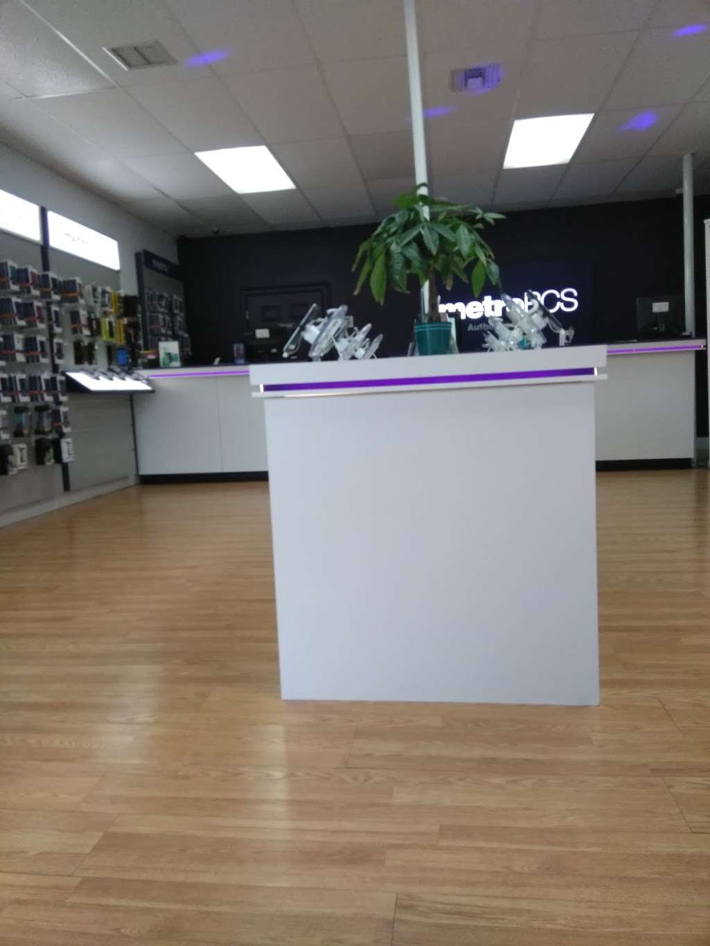 Metro by T-Mobile | 2091 Saxon Blvd, Deltona, FL 32725 | Phone: (386) 789-3339