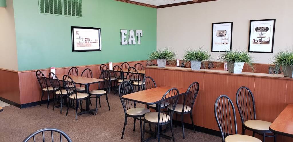 Runza Restaurant | 15757 Center West Hadan Dr, Bennington, NE 68007, USA | Phone: (402) 991-7118