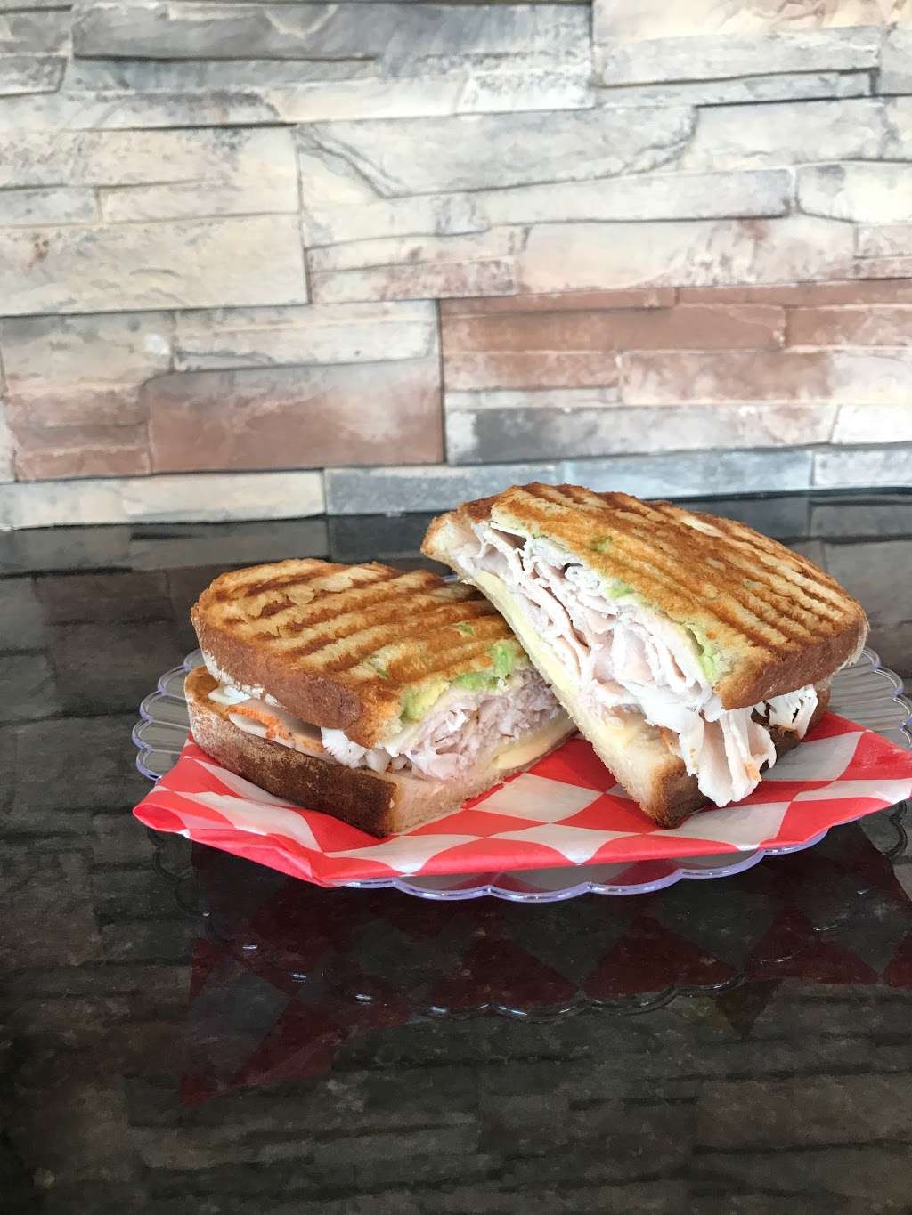 Darlas Deli and Video Gaming Cafe | 417 S Locust St, Manteno, IL 60950 | Phone: (815) 468-2828