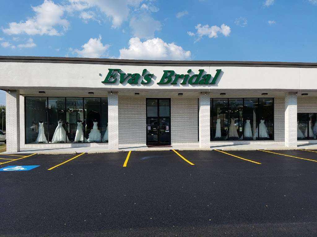 Evas Bridal of Lombard | 600 E Roosevelt Rd, Lombard, IL 60148 | Phone: (630) 424-8811