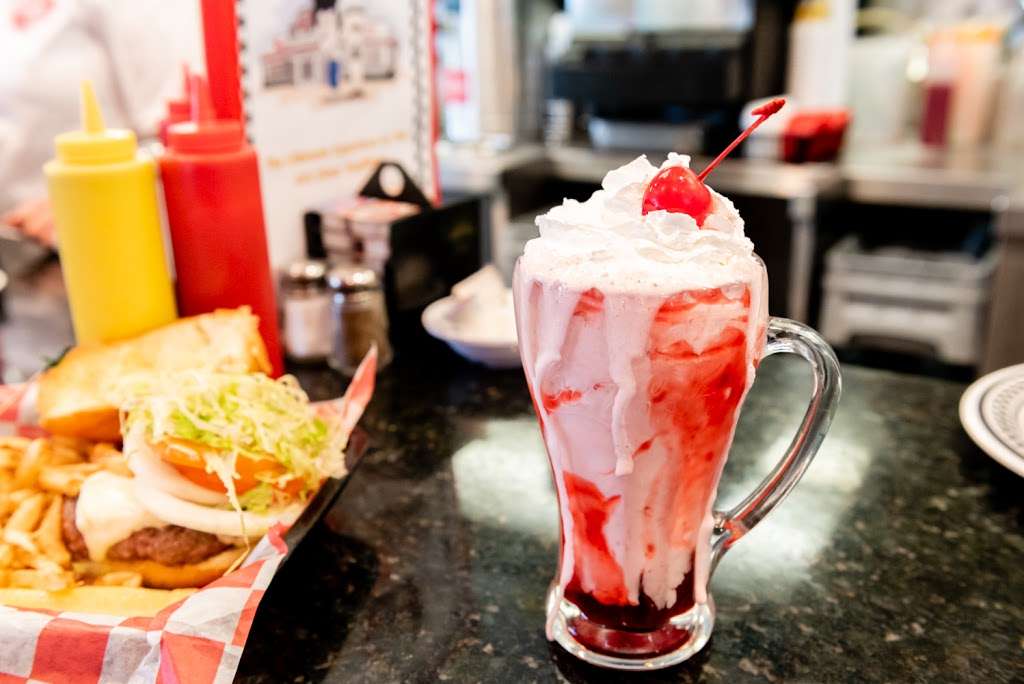 Wimpy & Dees Diner | 5051 Horseshoe Pike, Honey Brook, PA 19344, USA | Phone: (484) 514-2250