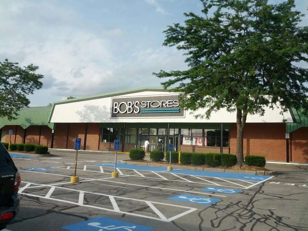 Bobs Stores Footwear & Apparel | 303 East Central Street, Franklin, MA 02038, USA | Phone: (508) 541-8991