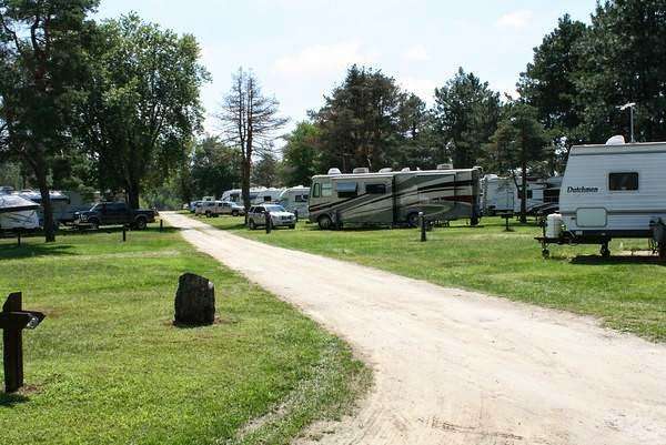 Pine Country RV & Camping Resort | 5710 Shattuck Rd, Belvidere, IL 61008, USA | Phone: (815) 547-5517