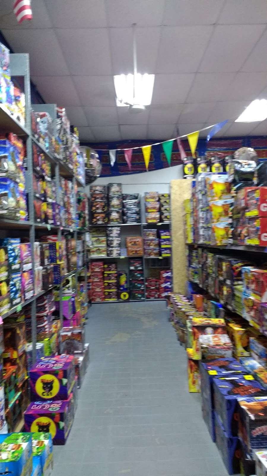 Cheap Fireworks | 7517 Calumet Ave, Hammond, IN 46324 | Phone: (219) 937-7485