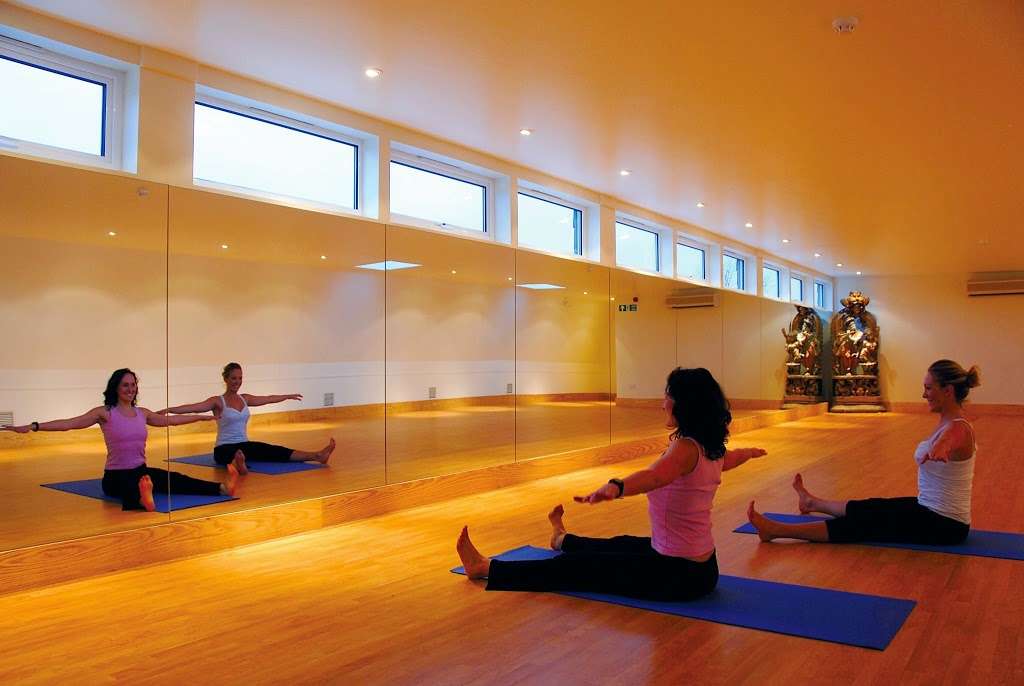 The Hogarth Health Club | Airedale Ave, Chiswick, London W4 2NW, UK | Phone: 020 8995 4600