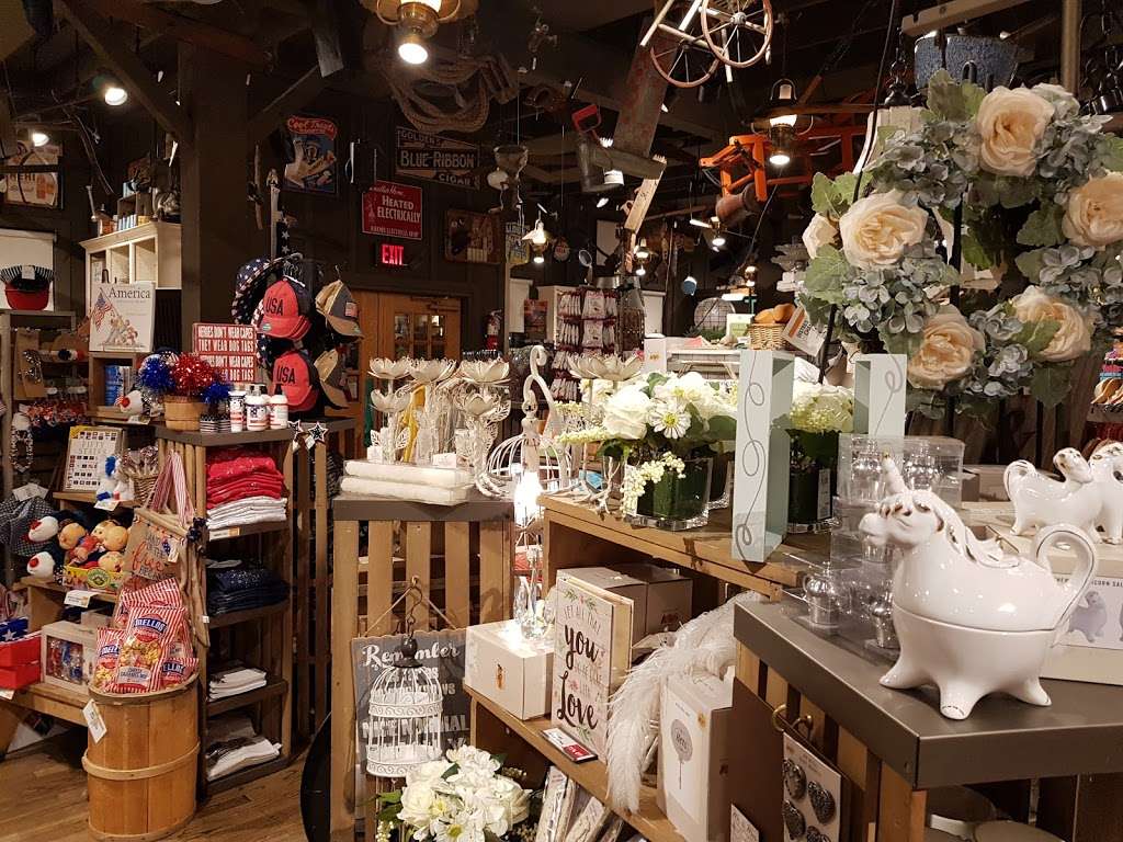 Cracker Barrel Old Country Store | 5022 E Chandler Blvd, Phoenix, AZ 85048, USA | Phone: (480) 961-9443