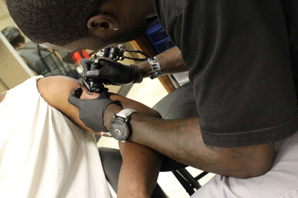 Shears & Ink | 7401 Alabonson Sutie D, Houston, TX 77088 | Phone: (713) 283-3157