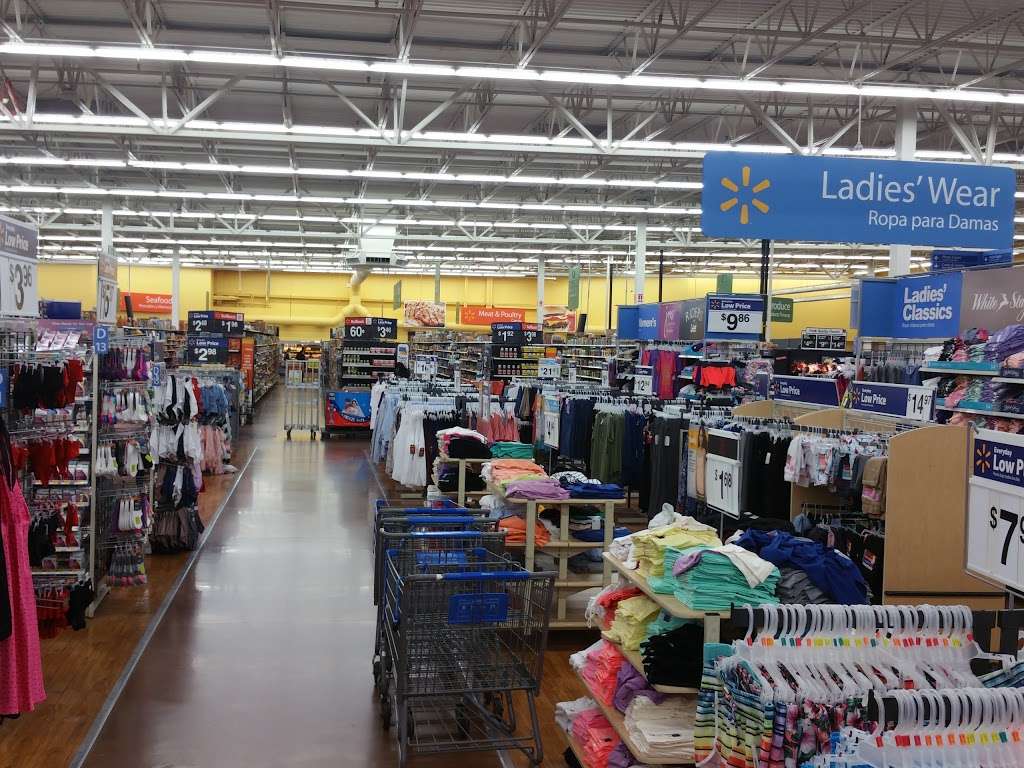 Walmart Supercenter | 3900 Fountain Square Pl, Waukegan, IL 60085, USA | Phone: (847) 473-2193