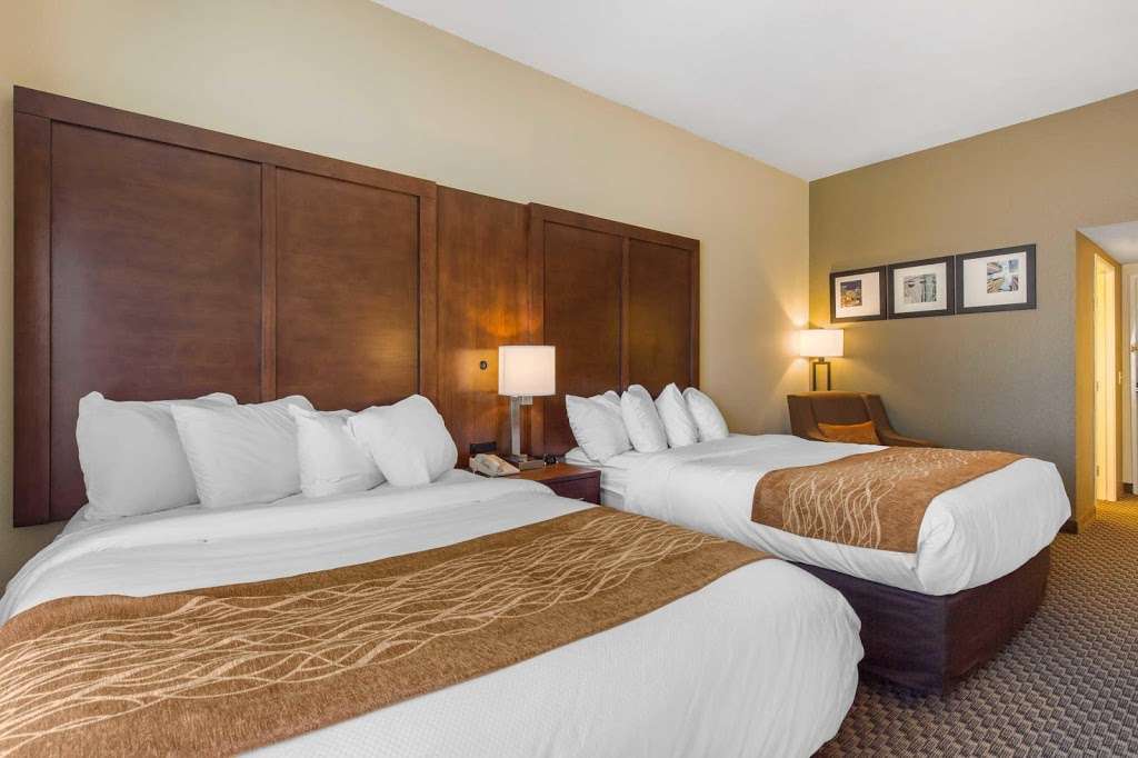 Comfort Inn & Suites SW Houston Sugarland | 11050 Southwest Fwy, Houston, TX 77074, USA | Phone: (281) 568-6969