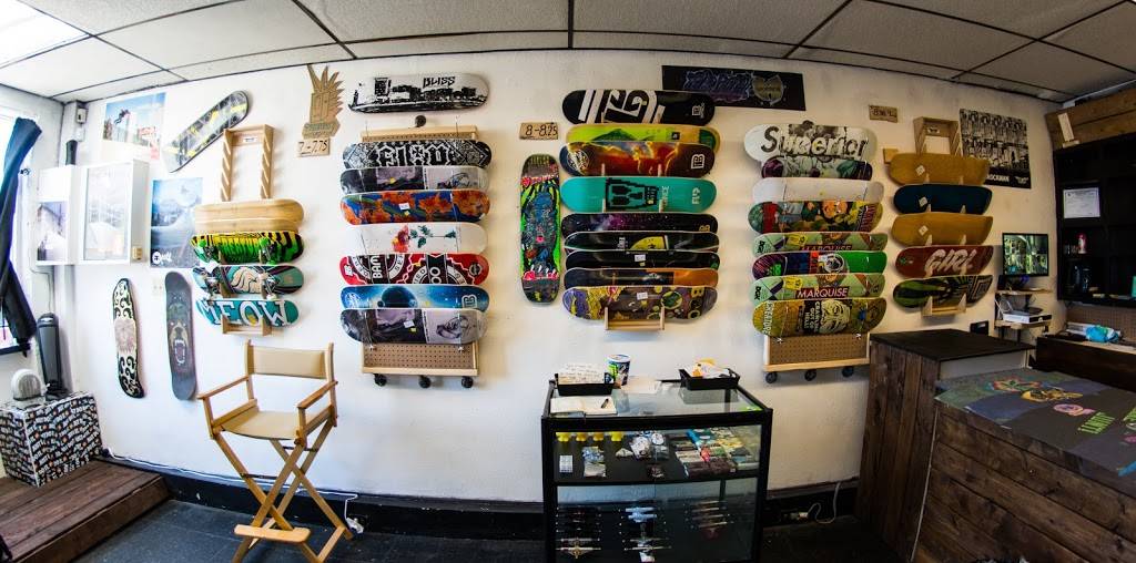 Bliss skateboard shop | 3216 Sandwich St, Windsor, ON N9C 1A8, Canada | Phone: (226) 759-6316