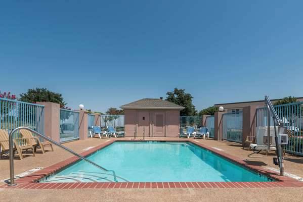 Super 8 by Wyndham Fort Worth Stockyards | 4665 Gemini Pl, Fort Worth, TX 76106, USA | Phone: (817) 222-3220