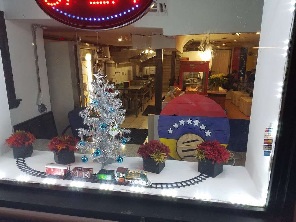 Arepa House DC | 2120 18th St NW, Washington, DC 20009, USA | Phone: (202) 588-0511