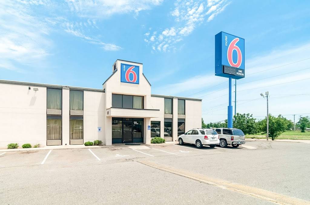 Motel 6 Oklahoma City, OK - South | 1337 SE 44th St, Oklahoma City, OK 73129, USA | Phone: (405) 601-3977