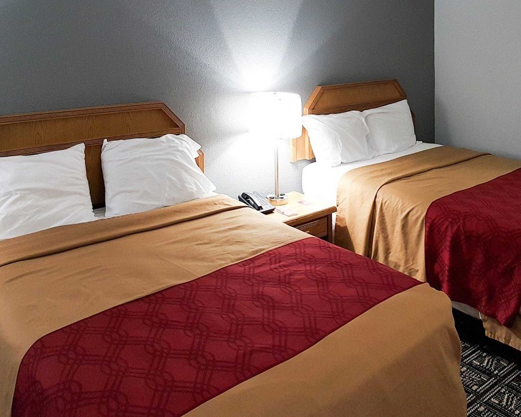 Econo Lodge | 68 East Rampart Road, Shelbyville, IN 46176, USA | Phone: (317) 398-0472