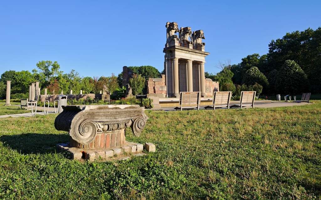Holliday Park | 6363 Spring Mill Rd, Indianapolis, IN 46260, USA | Phone: (317) 327-7180
