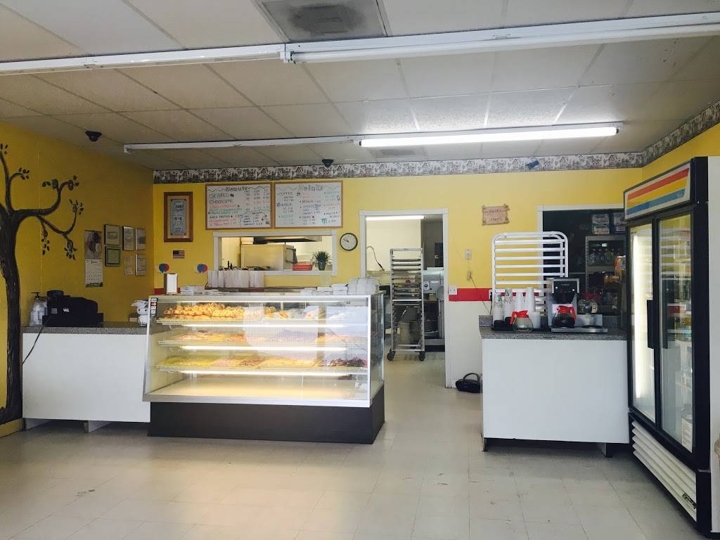 Golden Donuts | 517 N Stewart St, Azle, TX 76020, USA | Phone: (817) 444-0397