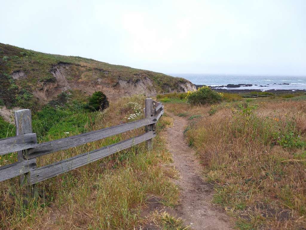 Fitzgerald Marine Ranger Station & Parking | 801-831 N Lake St, Moss Beach, CA 94038, USA