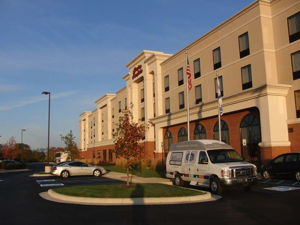 Hampton Inn & Suites Indianapolis-Airport | 9020 Hatfield Dr, Indianapolis, IN 46231, USA | Phone: (317) 856-1000