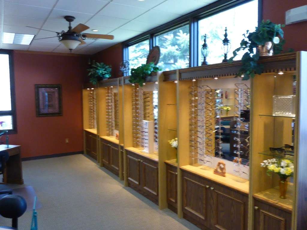 Elliott Vision Center | 2722 Old Mill Dr, Racine, WI 53405 | Phone: (262) 632-2020